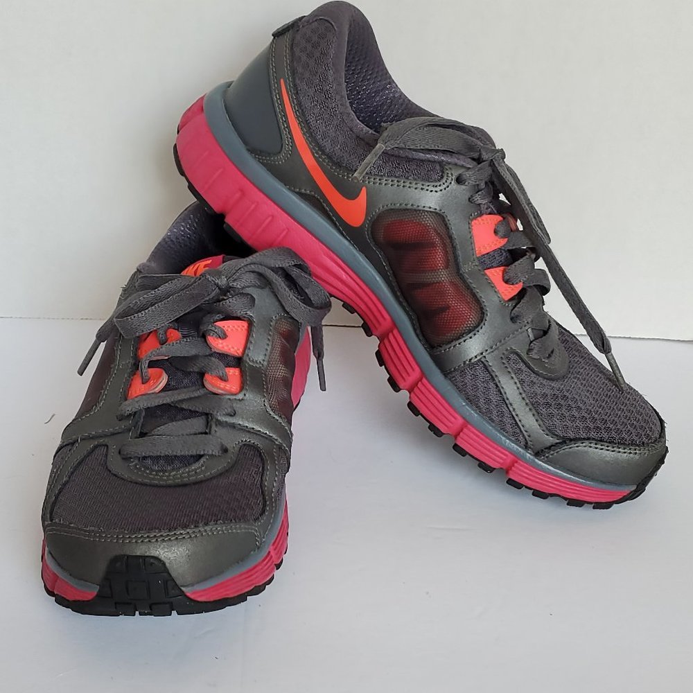 Nike Women’s Dual Fusion ST2 grey and pink